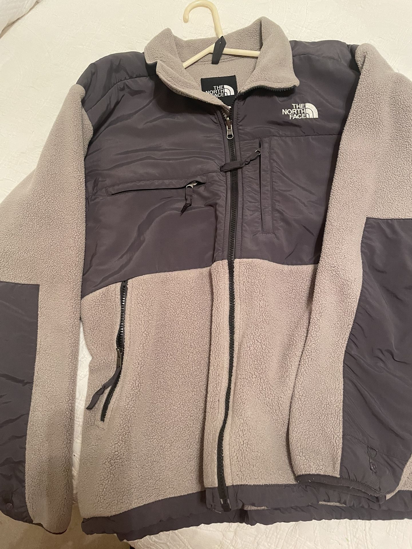Men’s North Face Jacket (L)
