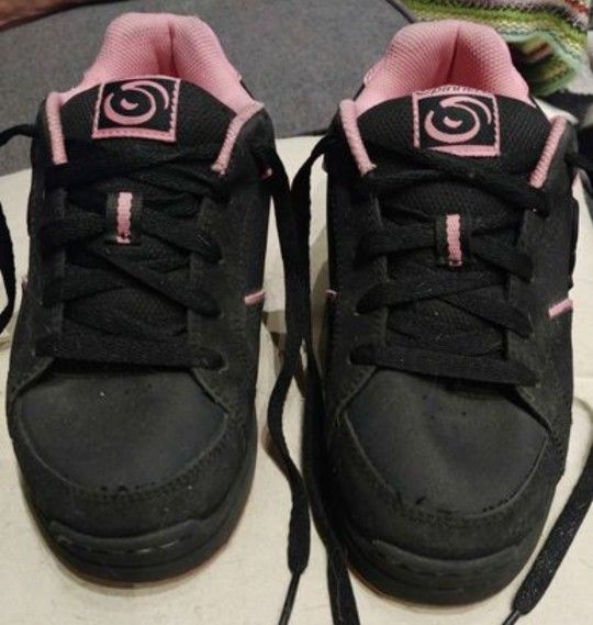 Spinners Athletic Rolling Shoes (with wheels) - Size 3