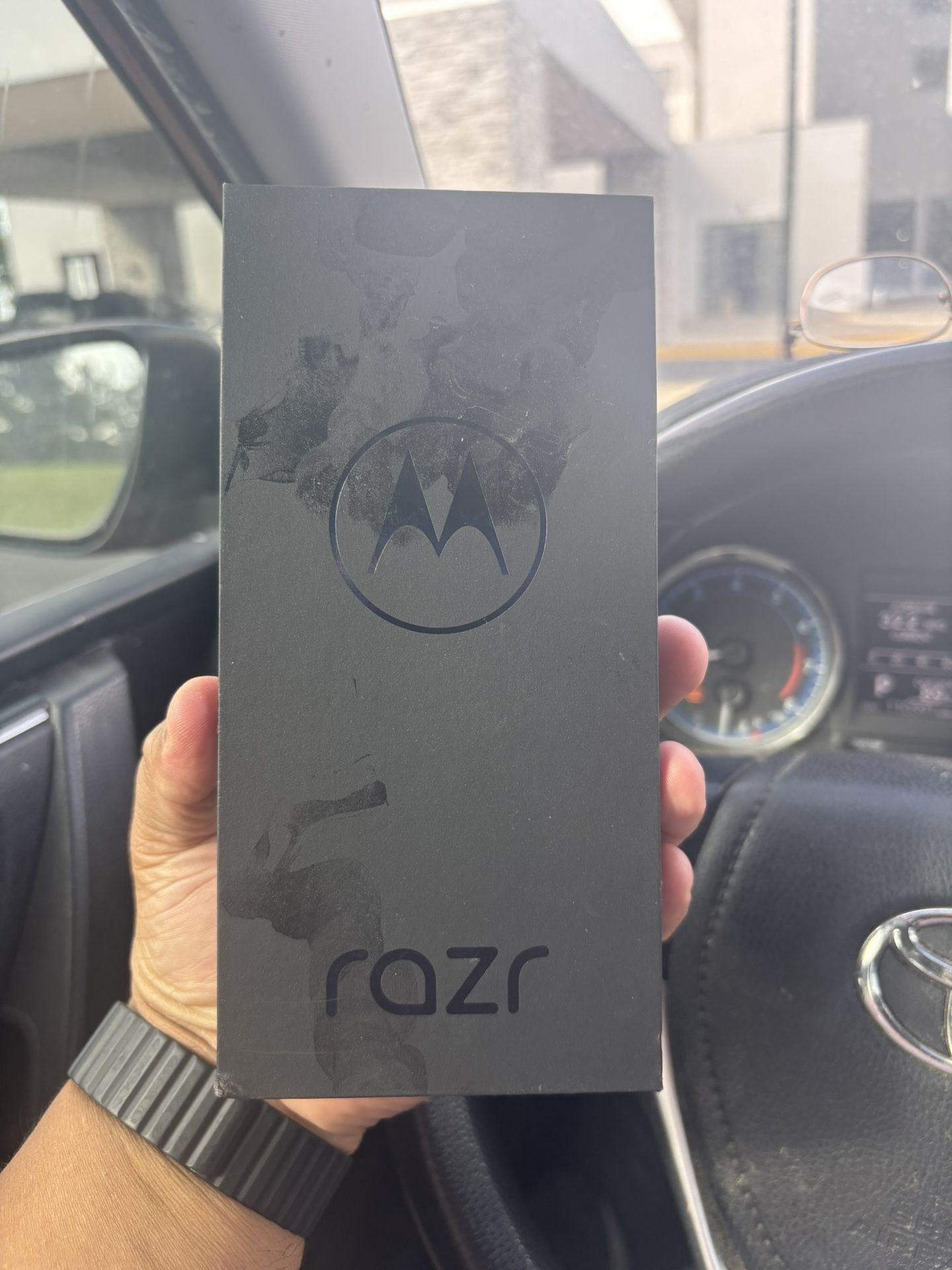 Razr Cell Phone