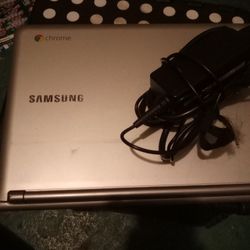 2 SAMSUNG CHROMEBOOKS