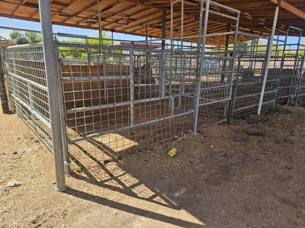 Stalls For Horses ,goats And Other Farm Animals