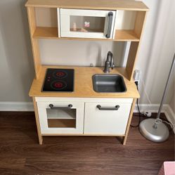 Kids Indoor Kitchen 