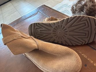 UGGS