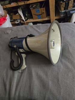 📣 Radioshack Bullhorn