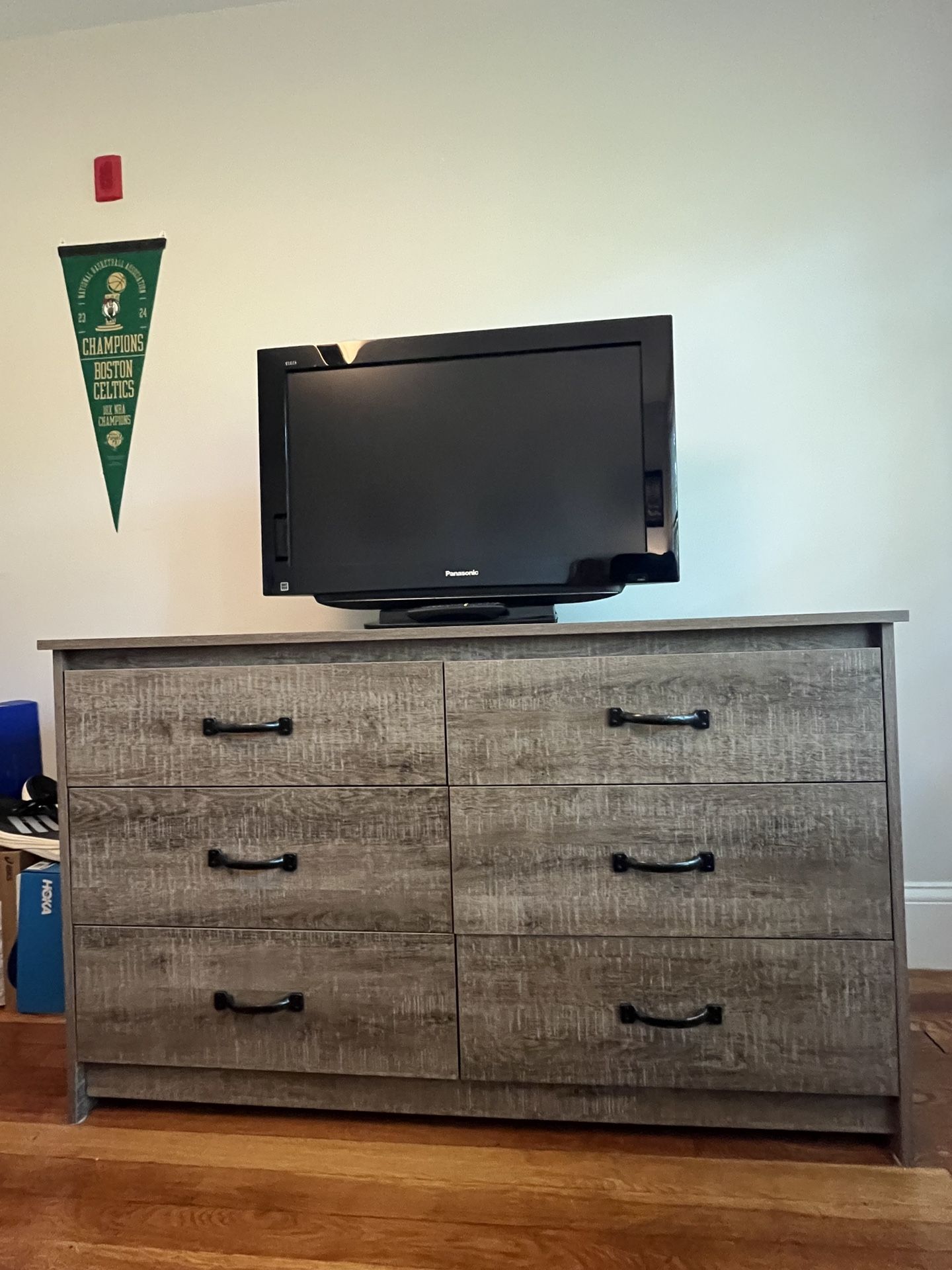 South Shore Tassio 6-Drawer Dresser for Sale!!