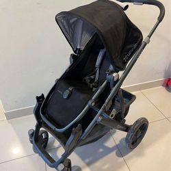 UPPABABY-VISTA-ADJUSTABLE-STROLLER 