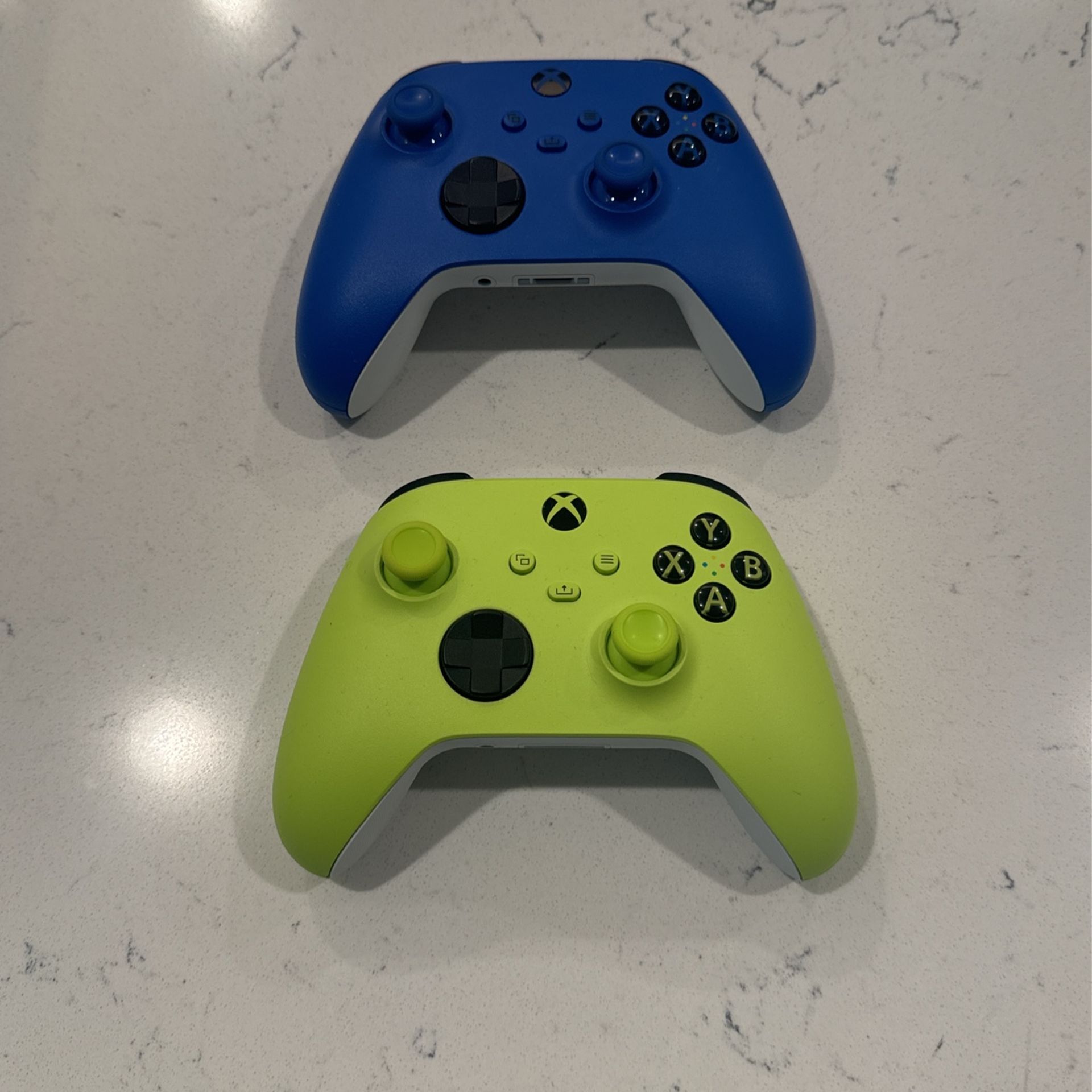 Microsoft Xbox Wireless Controllers (2)
