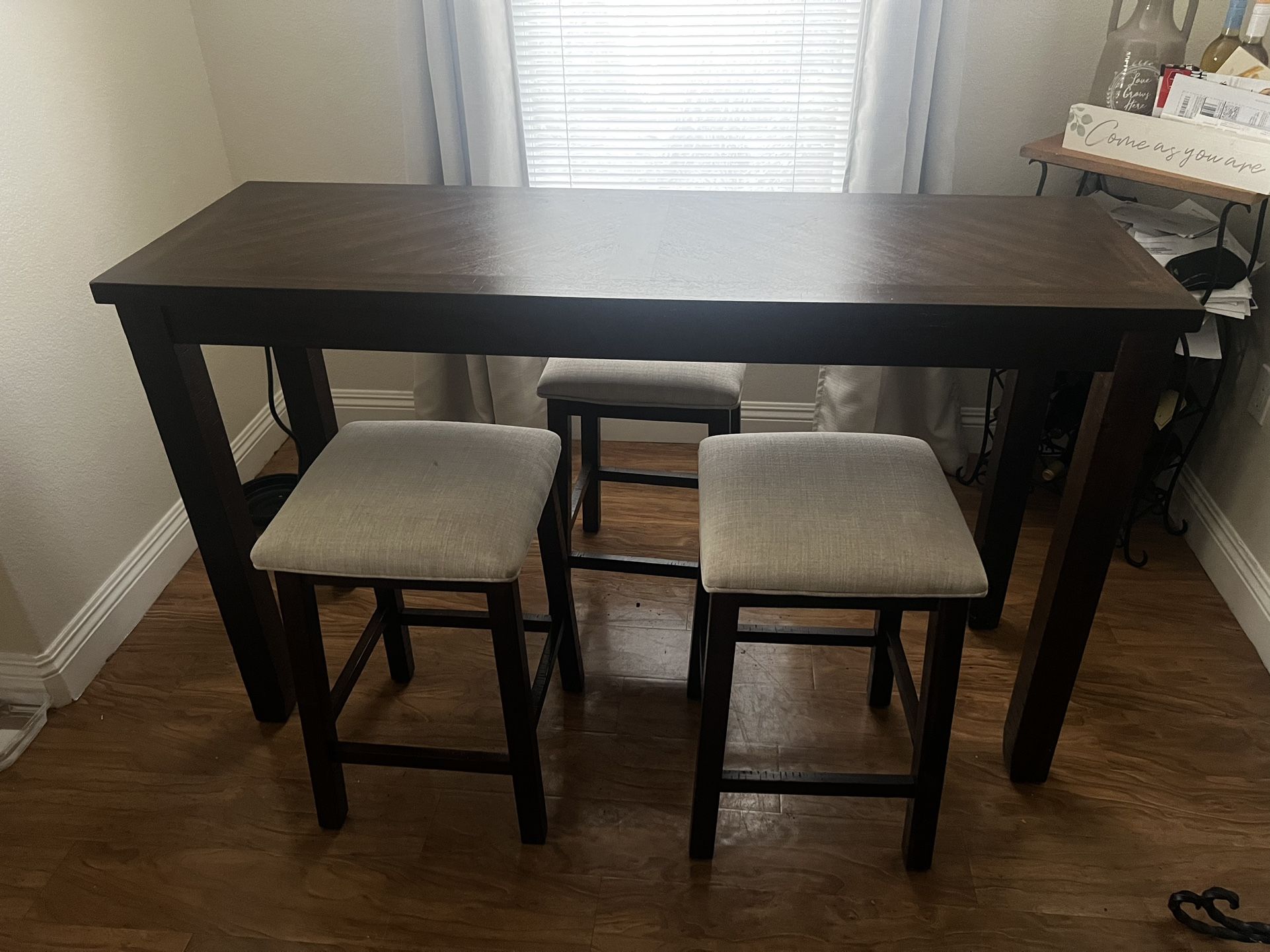 Breakfast table with 3 Benches and Electricity outlet