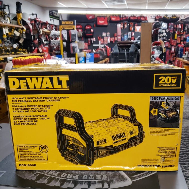 DEWALT 1800 Watt Portable Power Station and 20-Volt/60-Volt MAX Lithium-Ion Battery Charger