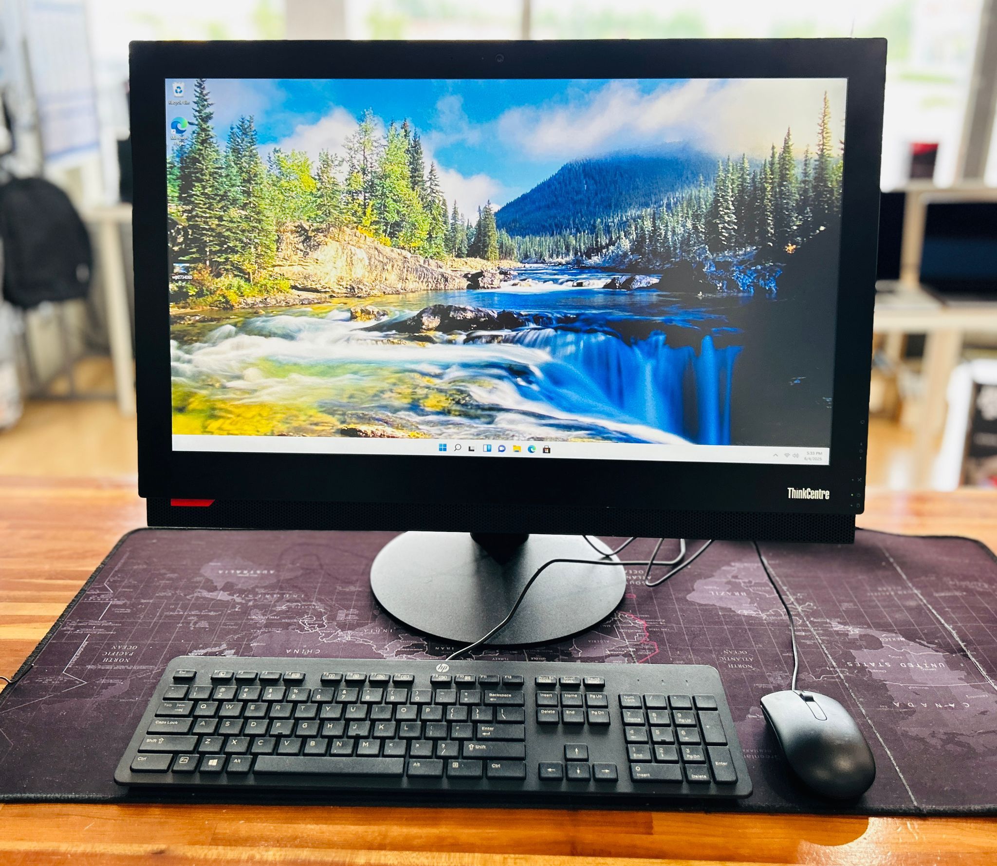 Lenovo ThinkCentre TouchScreen All IN ONE PC Core i5-7500 3.40Ghz 16GB RAM 256GB SSD