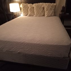 Queen Size Bed With Base And Boxing Spring 