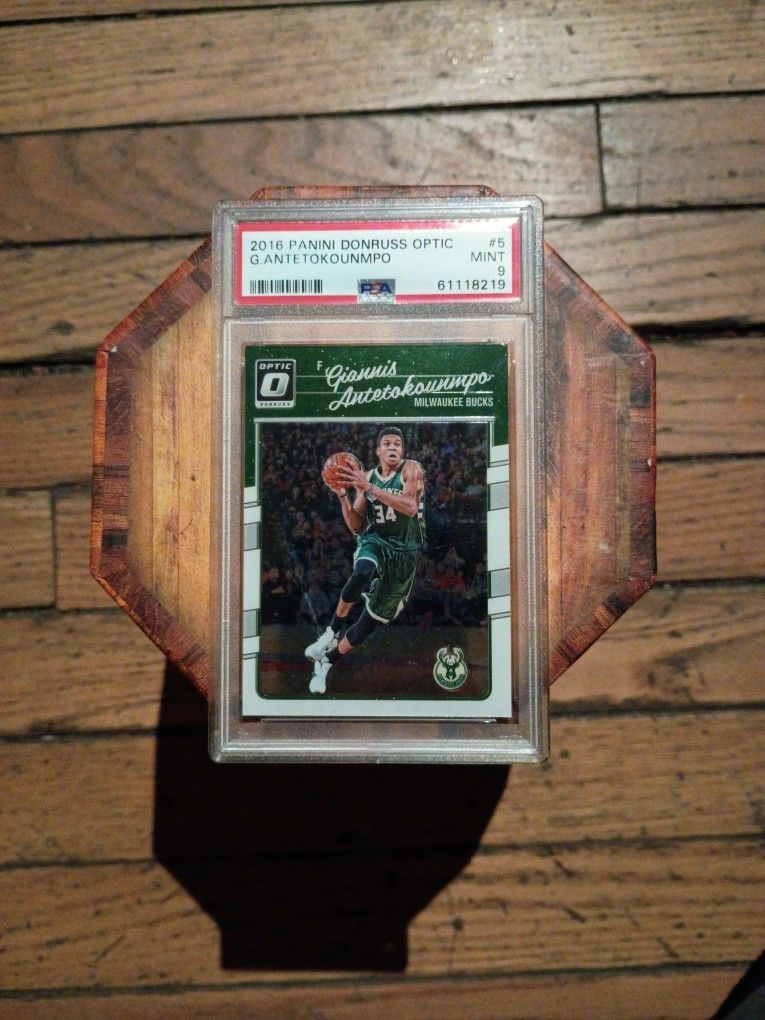 Giannis Antetokounmpo 2016 Mint 9 Card