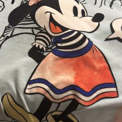Minnie Mouse blanket