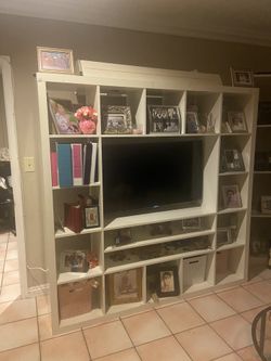 Living room white shelf