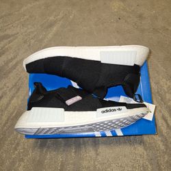 Adidas Black/White Sneaker Sz 8W