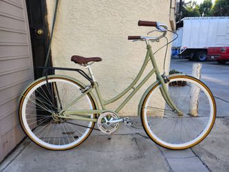Girls bike, custom color.
