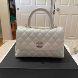 Chanel 21K Small Coco Handle for Sale in Bellevue, WA - OfferUp