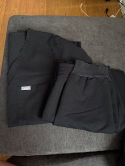 FIGS SCRUBS (SIZE SMALL)
