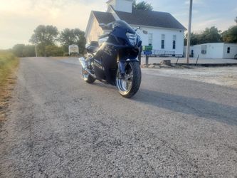 Suzuki GSXR 1000 stretched and lowered