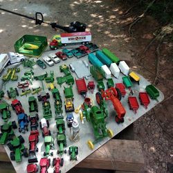 Antique JOHNDEERE Die-cast Tractor Collection 