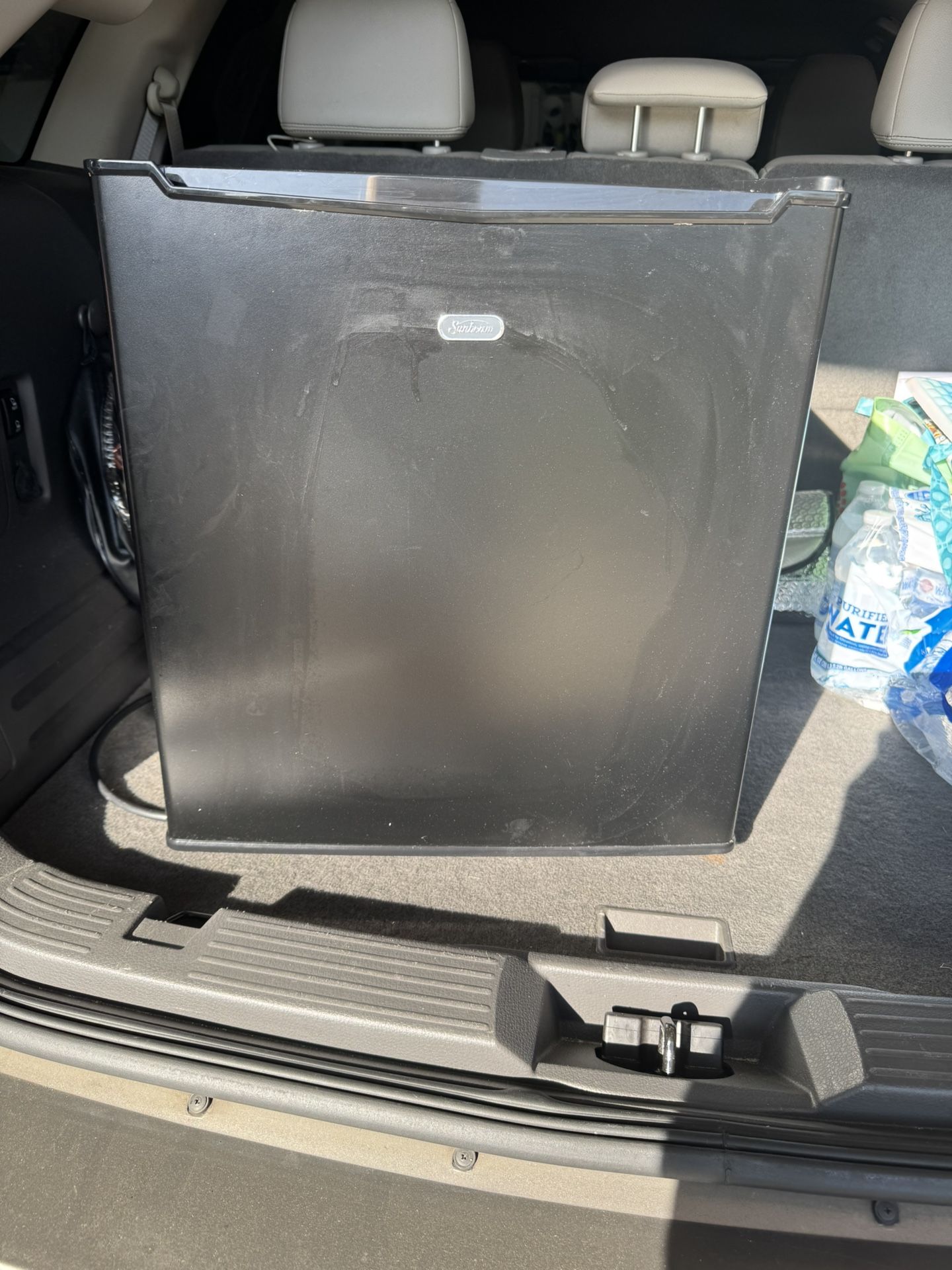 Sunbeam 1.7 cu ft Mini Refrigerator, Black (Mini Fridge Compact Single Door)