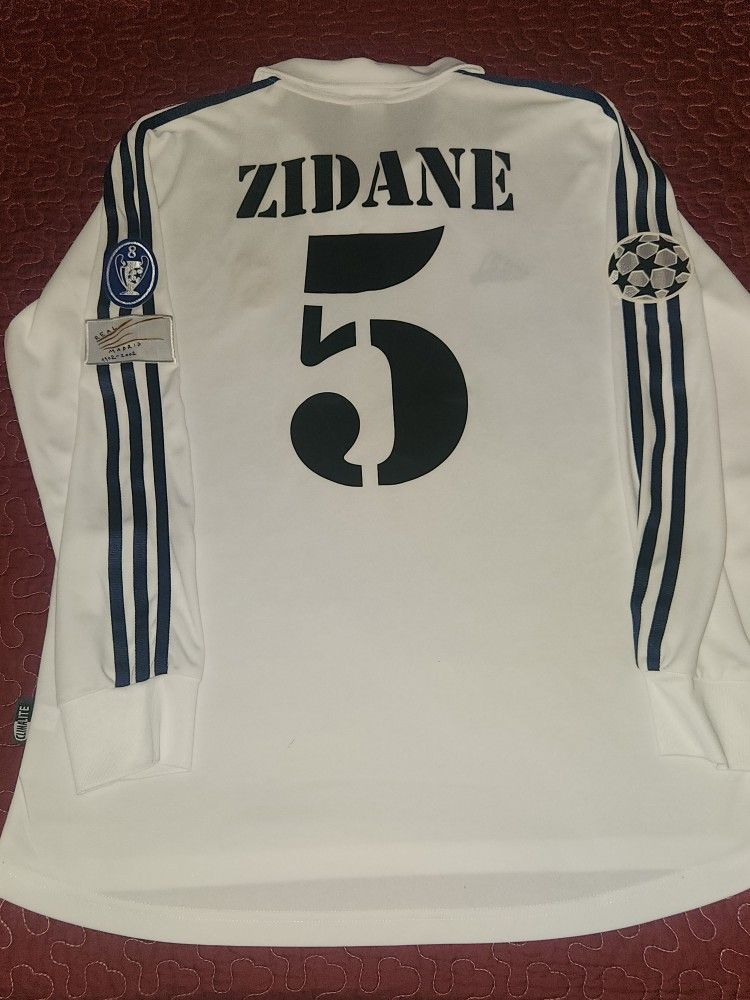 Real Madrid Jersey (M) **ULTRA RARE**