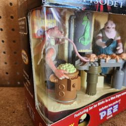 Star Wars Episode 1 Jar Jar Binks PEZ Hander Mos Espa Scene Brand