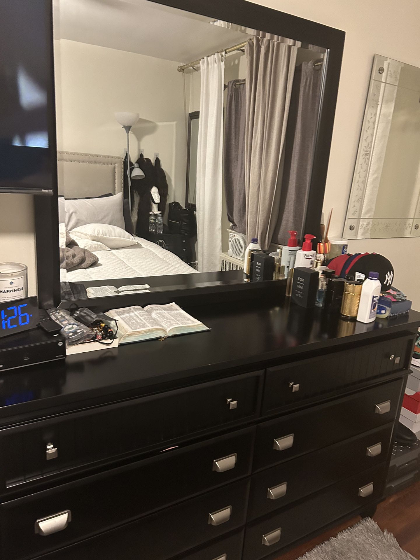Dresser and matching nightstand 