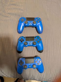 3  ps4 controllers