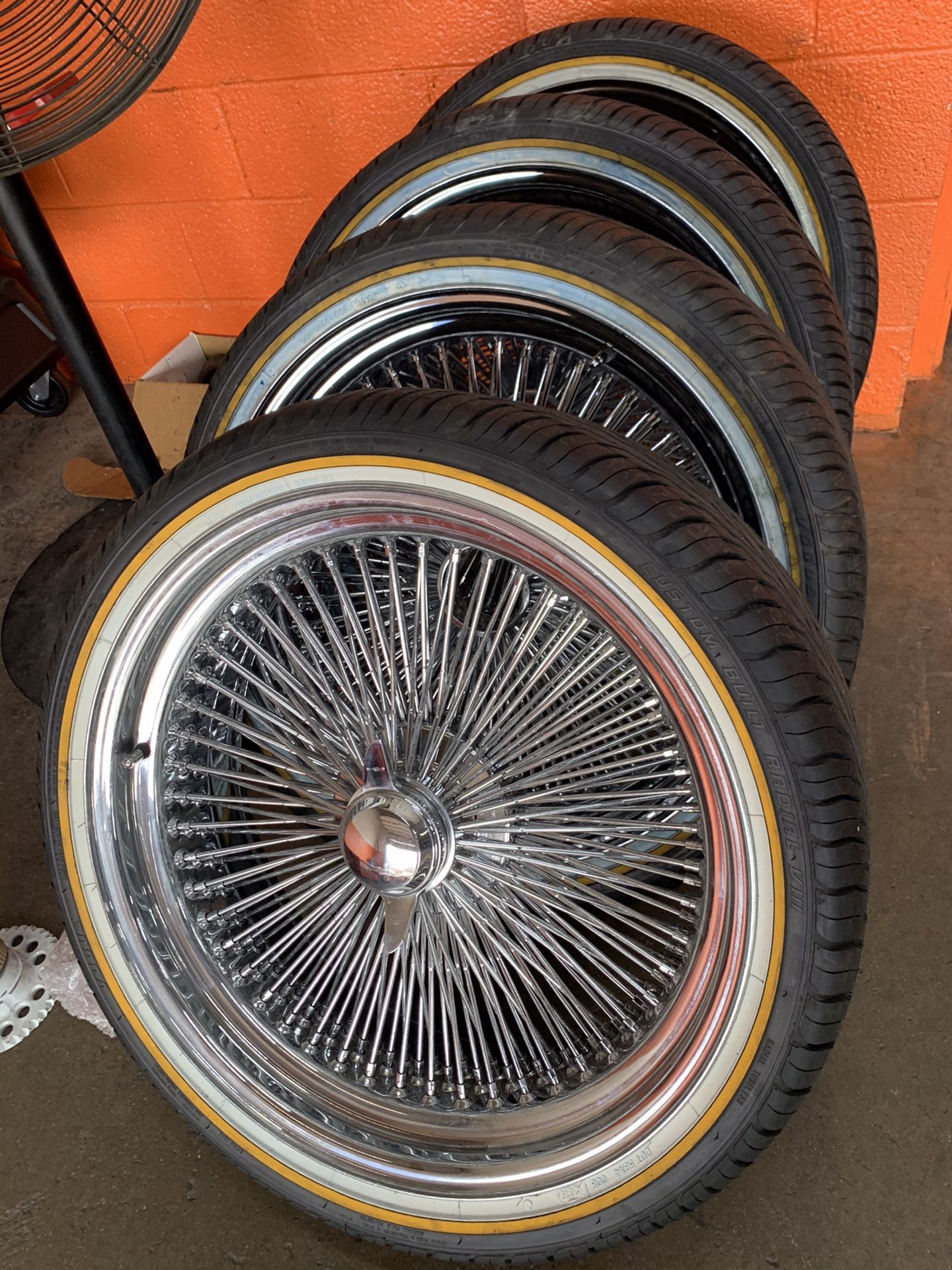 20s spikes and vogues 245/40/20 vogue spokes for Sale in Dallas, TX