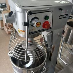 Uniworld Floor Mixer With Interchangeable Attachments