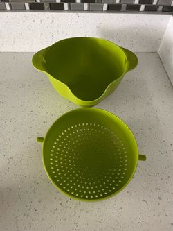 Green Plastic 2 in 1 Colander Set