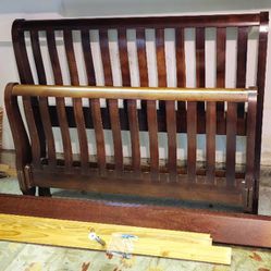 SOLID WOOD QUEEN SIZE BED FRAME
