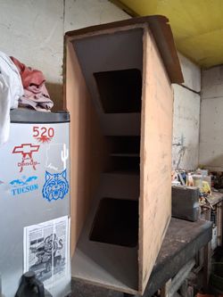 Truck speaker box