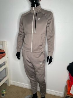Nike tech