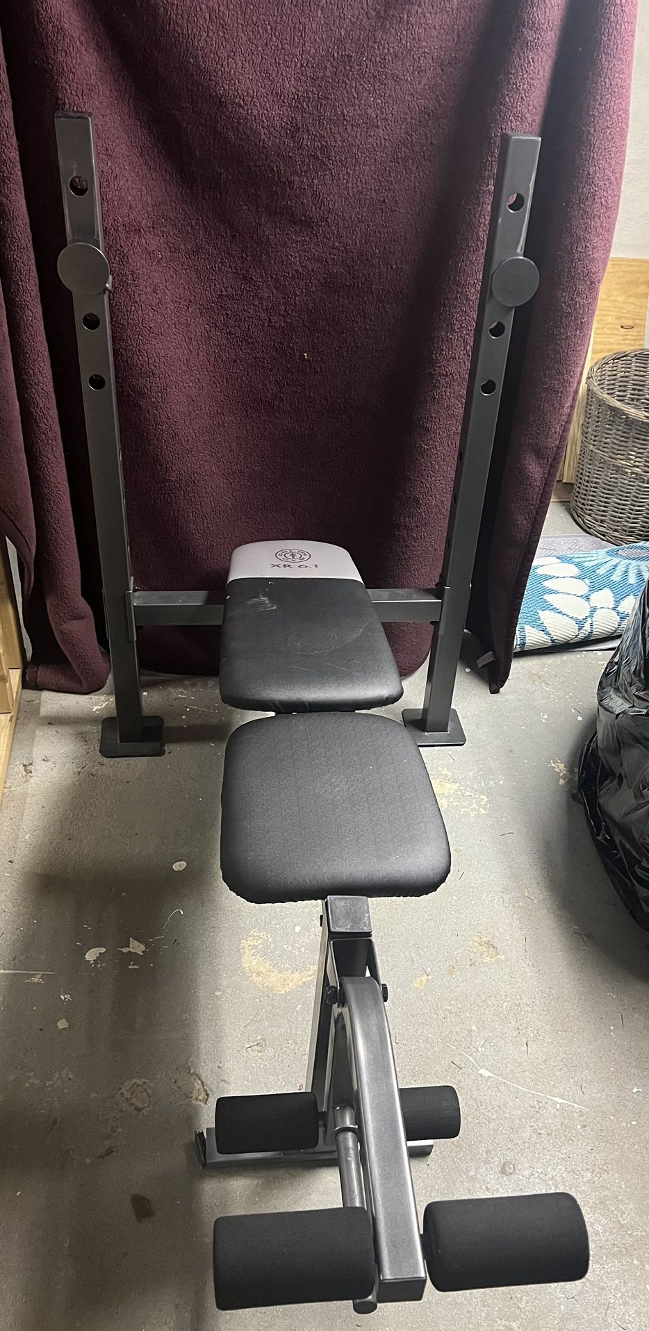 Gold’s Gym Weight Bench with Leg Extension