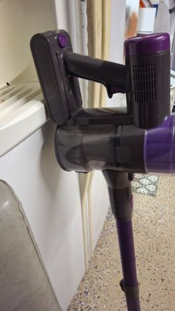 Cordless vacuum