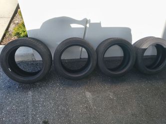 A SET OF TIRE 245 45 17