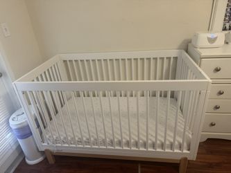 Delta  4 in 1 convertible Crib 