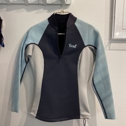 Womens Or Kids 1/2 Zip Wetsuit Size 4, 2mm Thick