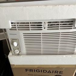 Frigidaire 5000  BTU   AC