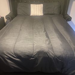 Queen Size Bed Dresser and Night Stand