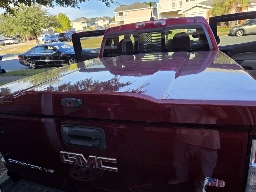 2017 GMC Tonneau Cover