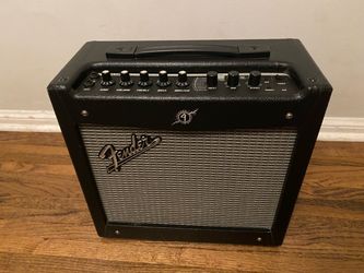 Fender Mustang I V.2 20W Modeling Guitar Amp – Works Great