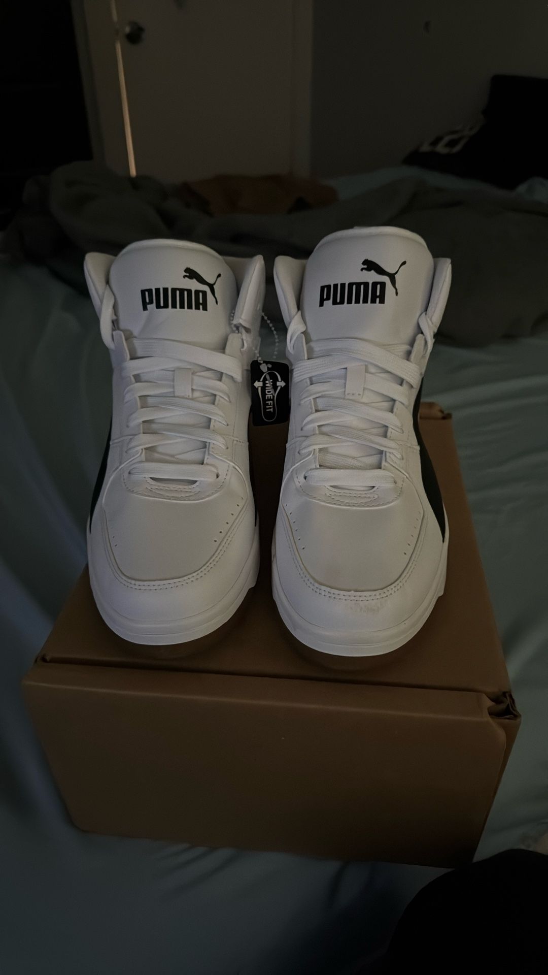 white puma shoes