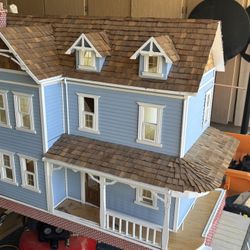 Large Victorian Doll House 