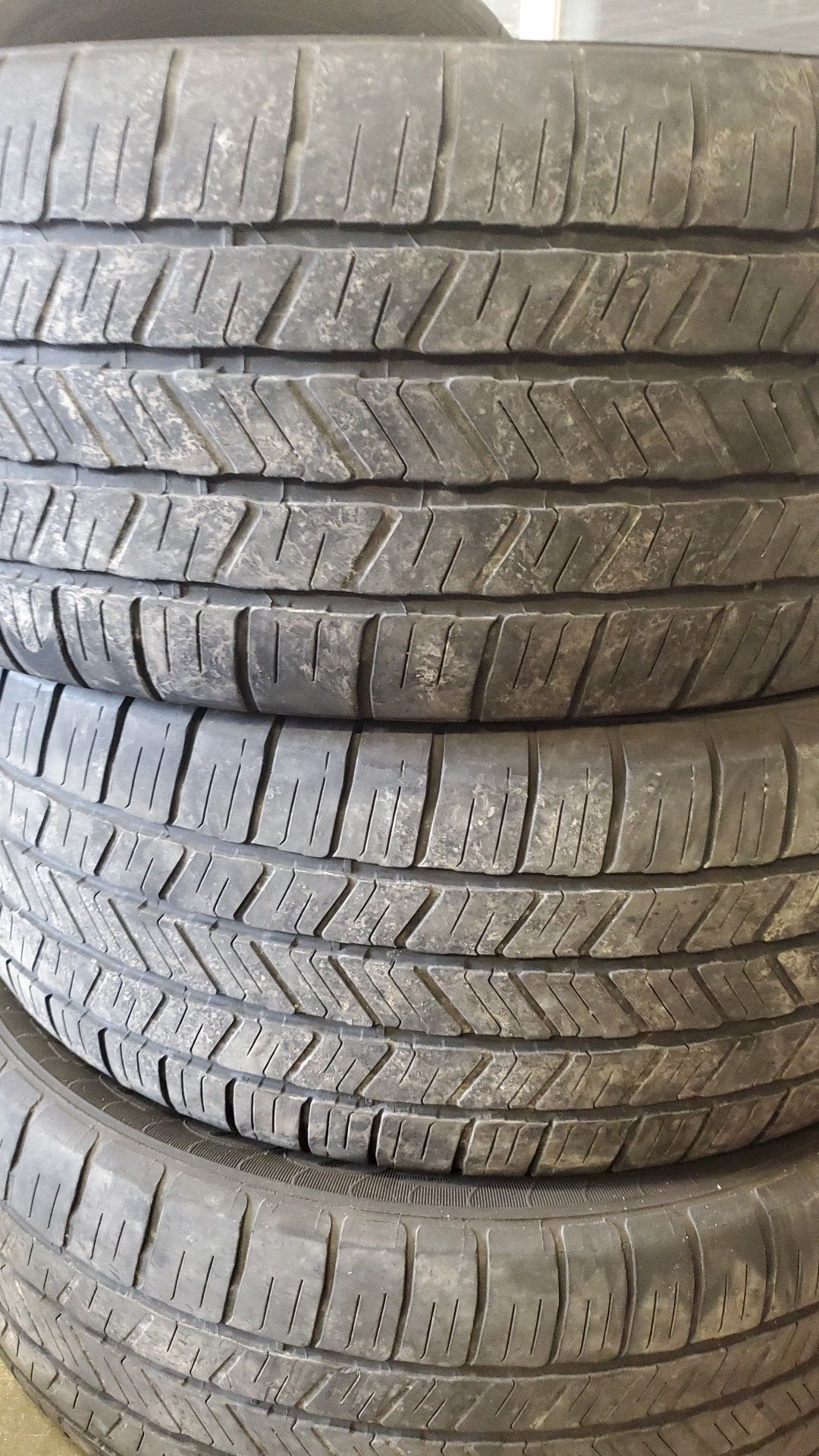 4 tires p275/55r20