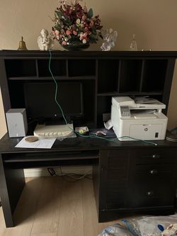 Office desk/bookcase and office chair