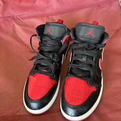 Air Jordan 1 Mid SS GS 'Black + Red = Bred'