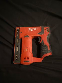 Milwaukee m12 staple gun